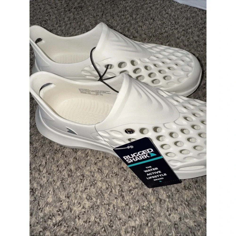 Women's White Rugged Shark Shoes size 5 New